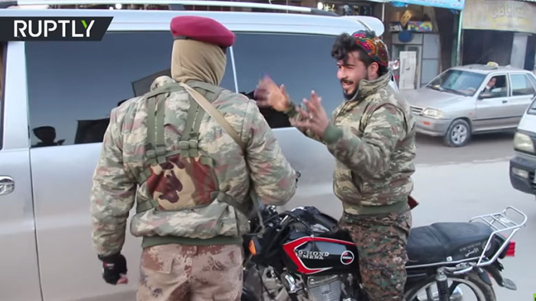 به‌ڤیدیۆ.. هێشتا شه‌ڕڤانانی كورد له‌ منبج له‌ ئه‌ركدان